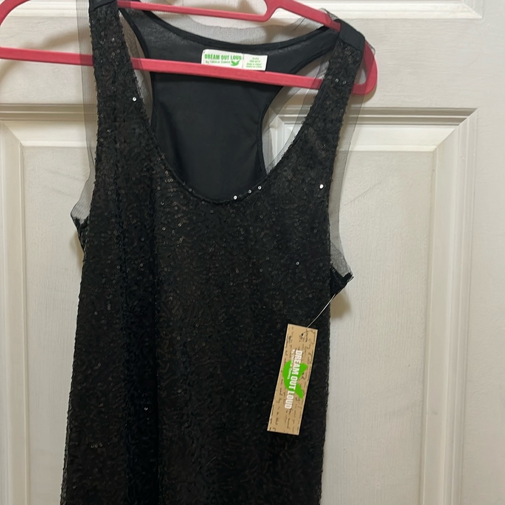 Black dress tank top Selena Gomez